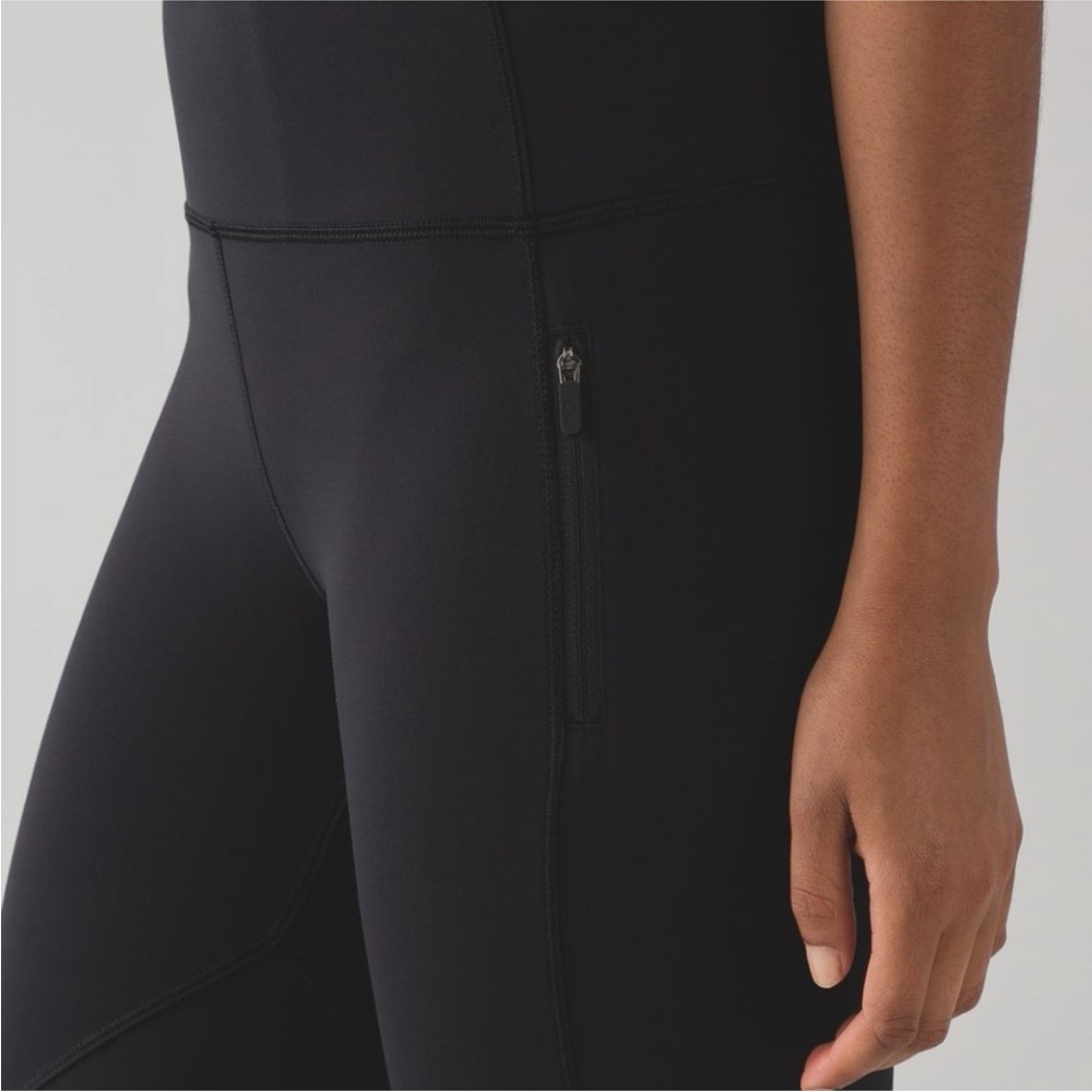 Lululemon Run It Out Tight Luxtreme in Black | Size 8